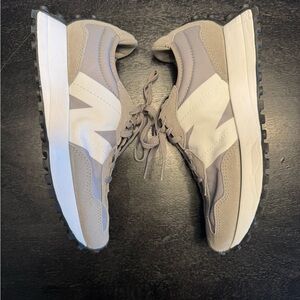 New Balance 327 Sneakers, Size 6.5